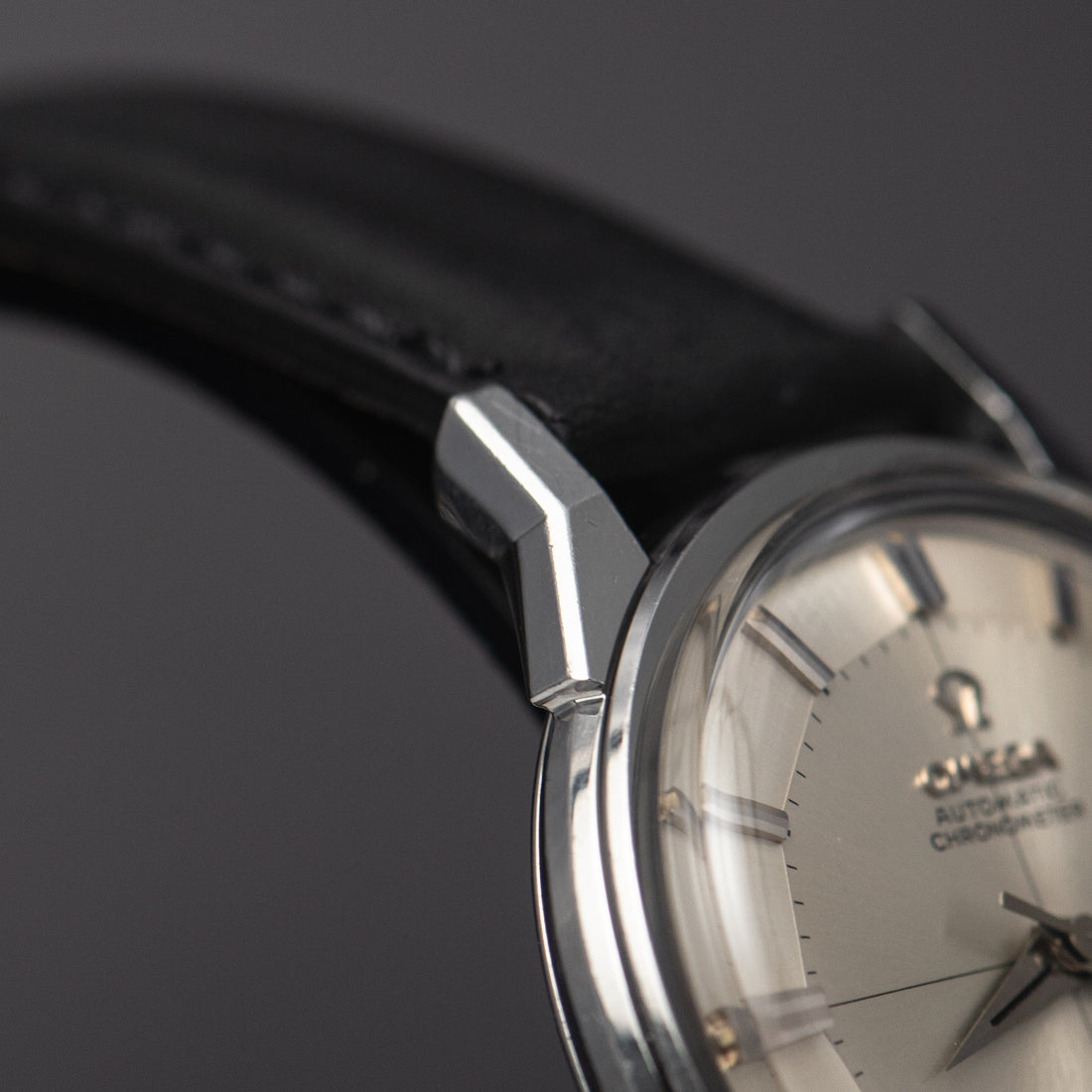 1961 OMEGA CONSTELLATION PIE PAN CROSSHAIR SUNBURST DOG-LEG CAL. 551 REF. 14900 62 SC