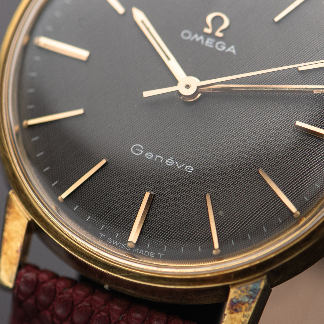 1968 OMEGA SEAMASTER GENEVE GREY LINEN RAINBOW HUE CAL. 601 REF. 135.011
