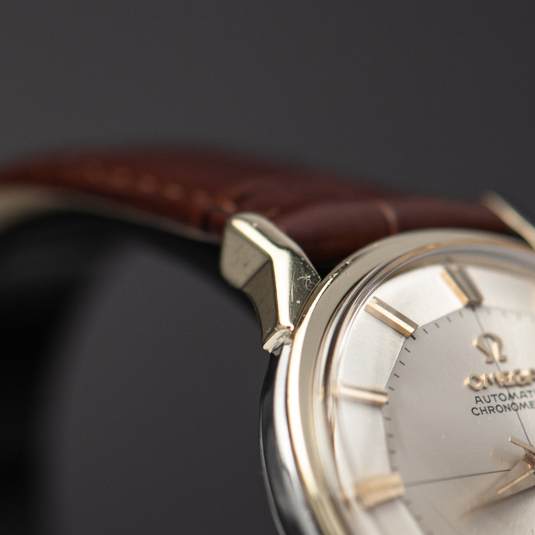 1962 OMEGA CONSTELLATION PIE PAN CROSSHAIR SUNBURST DOG-LEG CAL. 561 REF. 168.005