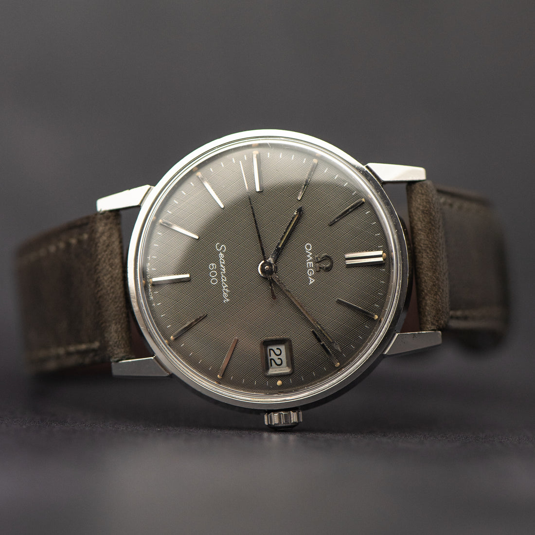 1966 OMEGA SEAMASTER 600 GREY LINEN CAL. 611 REF. 136.011