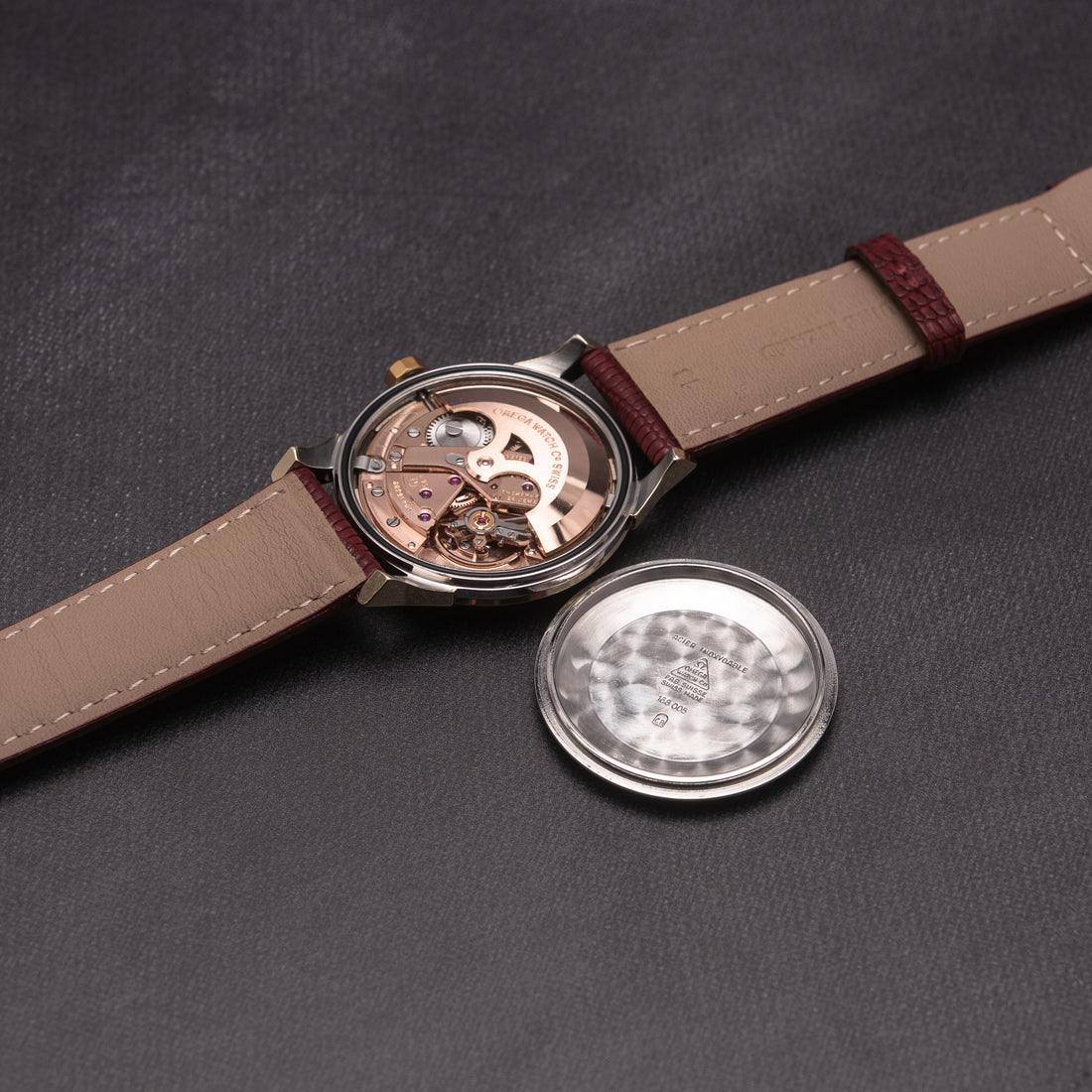 1962 OMEGA CONSTELLATION PIE PAN CROSSHAIR SUNBURST DOG-LEG CAL. 561 REF. 168.005