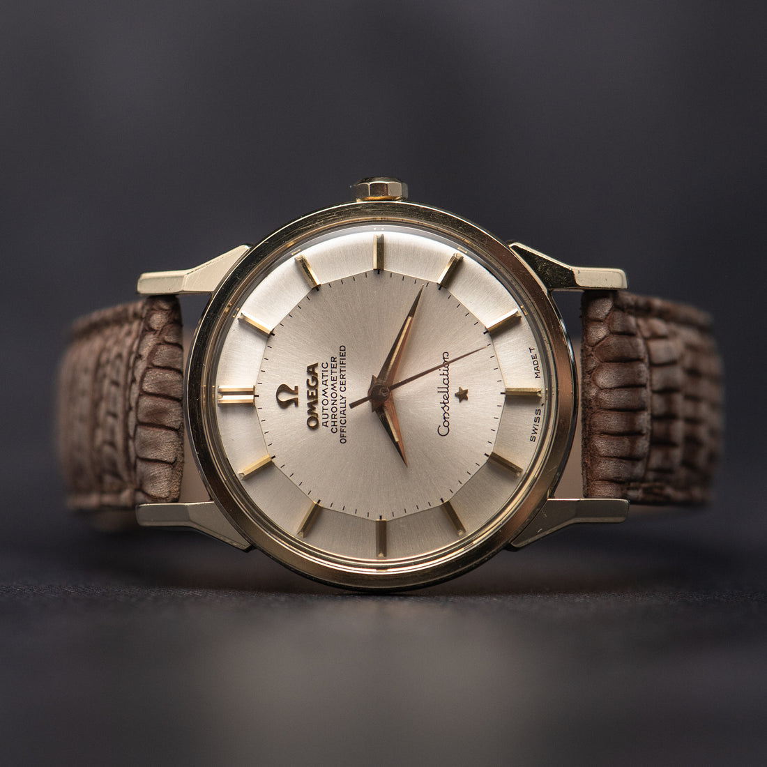 1966 OMEGA CONSTELLATION PIE PAN SUNBURST DOG-LEG CAL. 551 REF. 167.005
