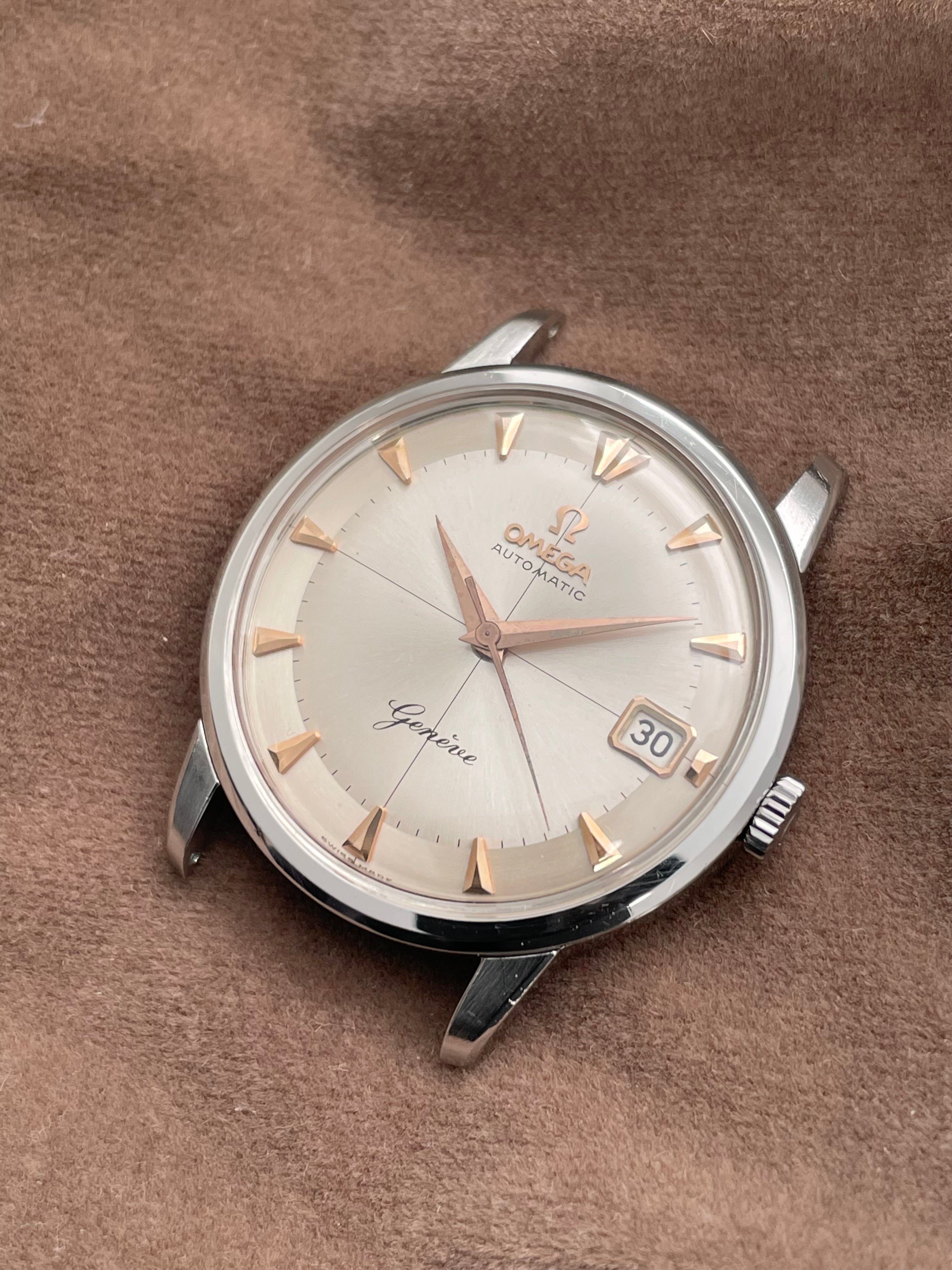 1961 OMEGA GENEVE TWO TONE CROSSHAIR SUNBURST CAL. 562 REF. 14703