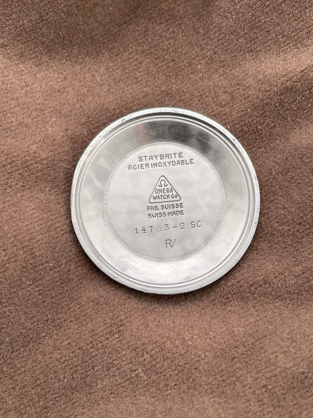 1961 OMEGA GENEVE TWO TONE CROSSHAIR SUNBURST CAL. 562 REF. 14703-2SC