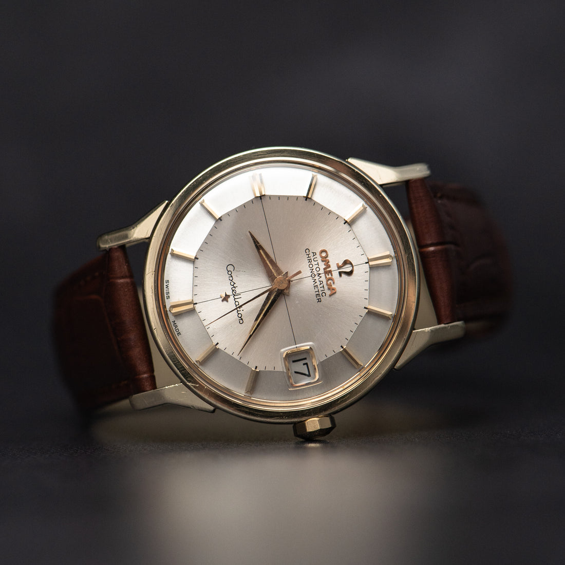 1962 OMEGA CONSTELLATION PIE PAN CROSSHAIR SUNBURST DOG-LEG CAL. 561 REF. 168.005