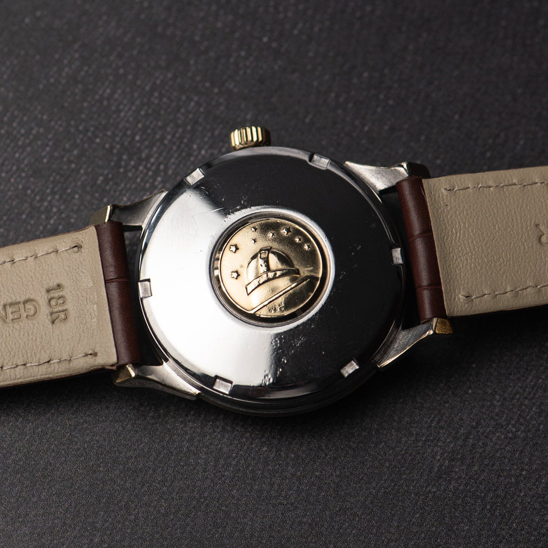 1963 OMEGA CONSTELLATION TWO TONE PIE PAN CROSSHAIR SUNBURST DOG-LEG CAL. 561 REF. 168.005