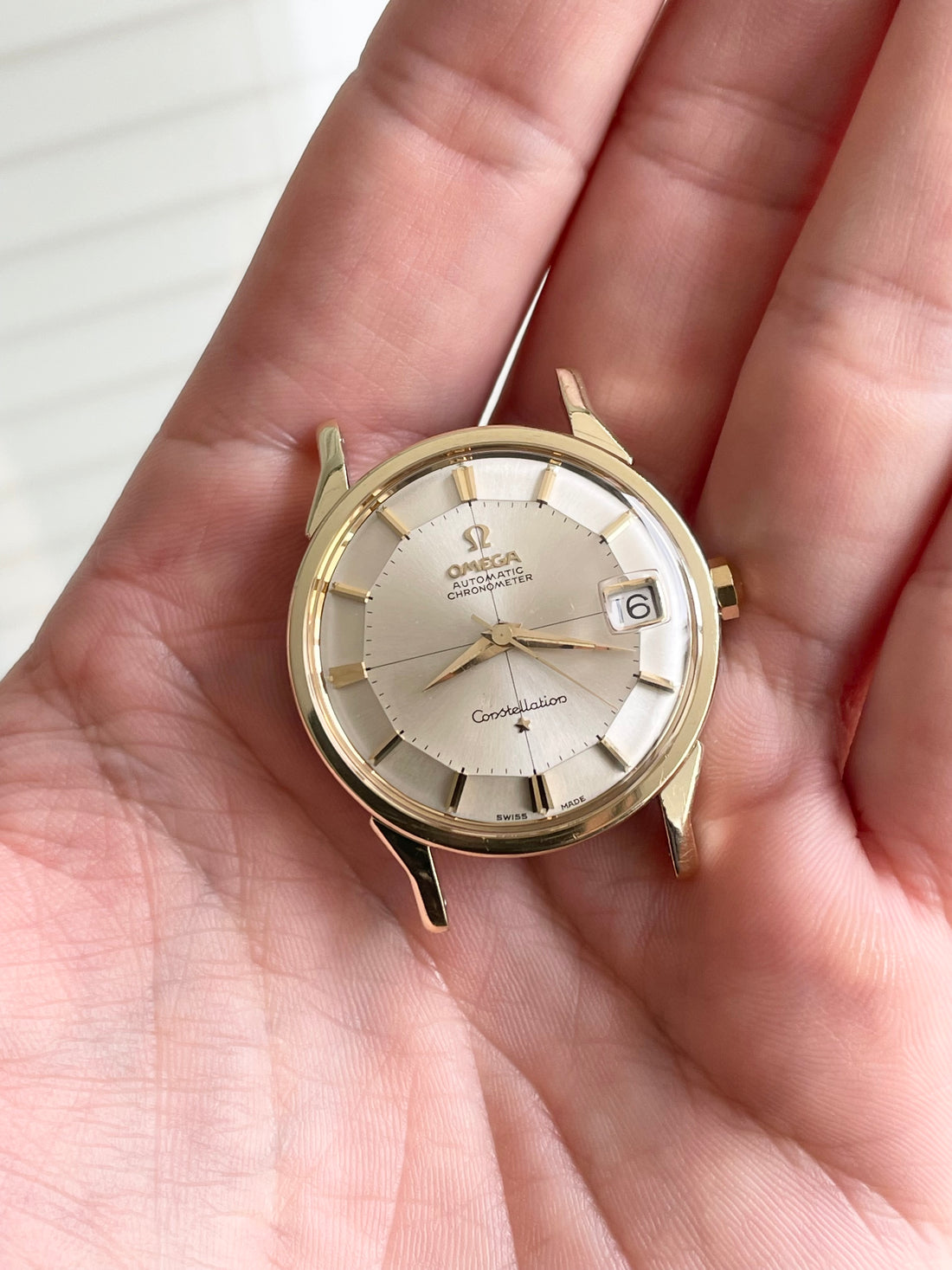 1962 OMEGA CONSTELLATION PIE PAN CROSSHAIR SUNBURST DOG-LEG CAL. 561 REF. 168.005