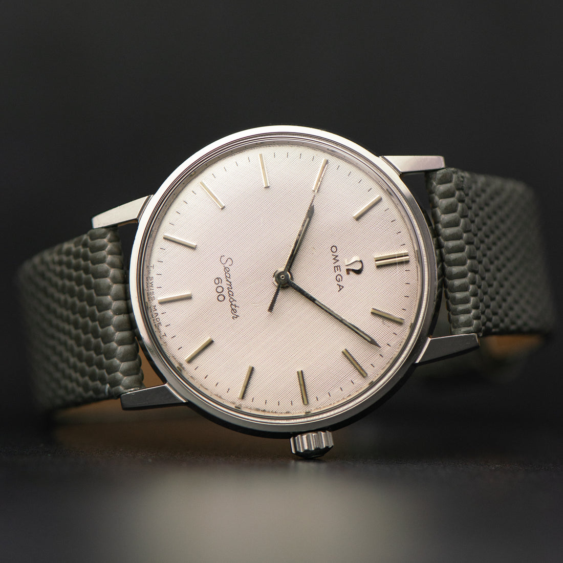 1965 OMEGA SEAMASTER 600 LINEN CAL. 601 REF. 135.011