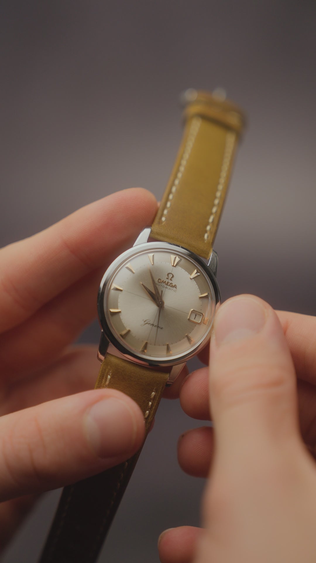 1961 OMEGA GENEVE TWO TONE CROSSHAIR SUNBURST CAL. 562 REF. 14703