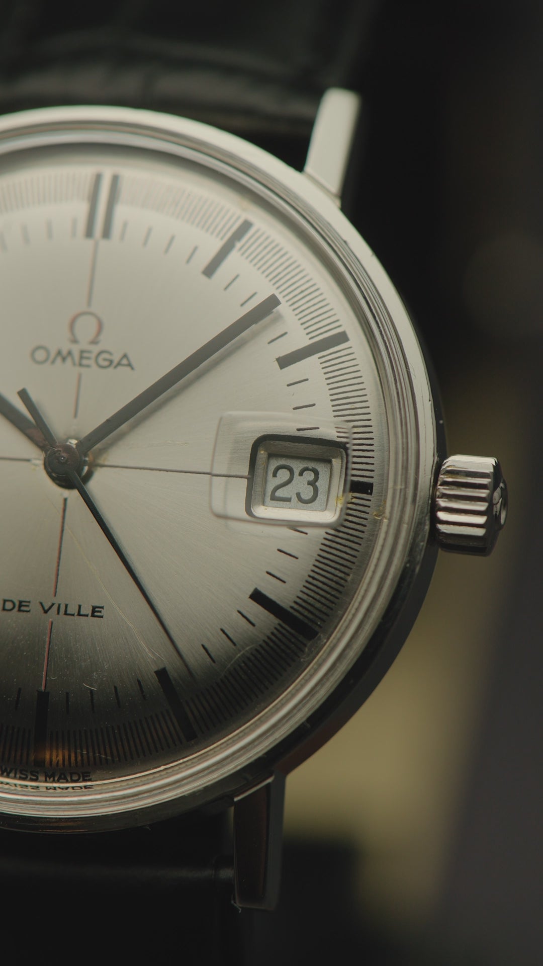 1968 OMEGA DE VILLE GREY TECHNICAL RED CROSSHAIR QUICKSET SUNBURST CAL. 613 REF. 136.019