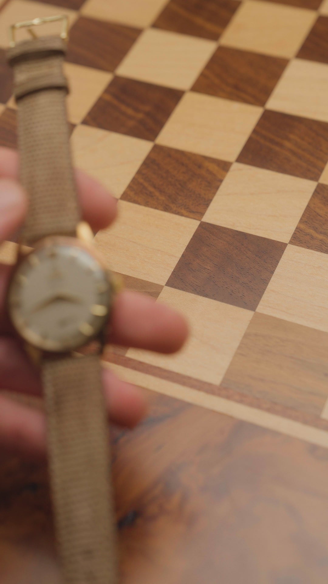 1957 9K GOLD OMEGA GENEVE TWO TONE CROSSHAIR SUB SECONDS RAINBOW HUE CAL. 267 REF. 13332