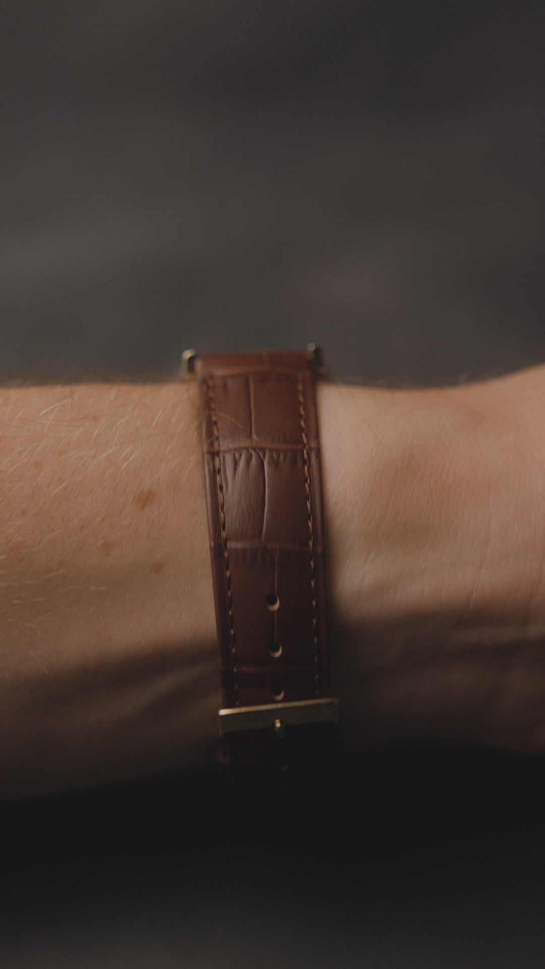 1963 OMEGA CONSTELLATION TWO TONE PIE PAN CROSSHAIR SUNBURST DOG-LEG CAL. 561 REF. 168.005
