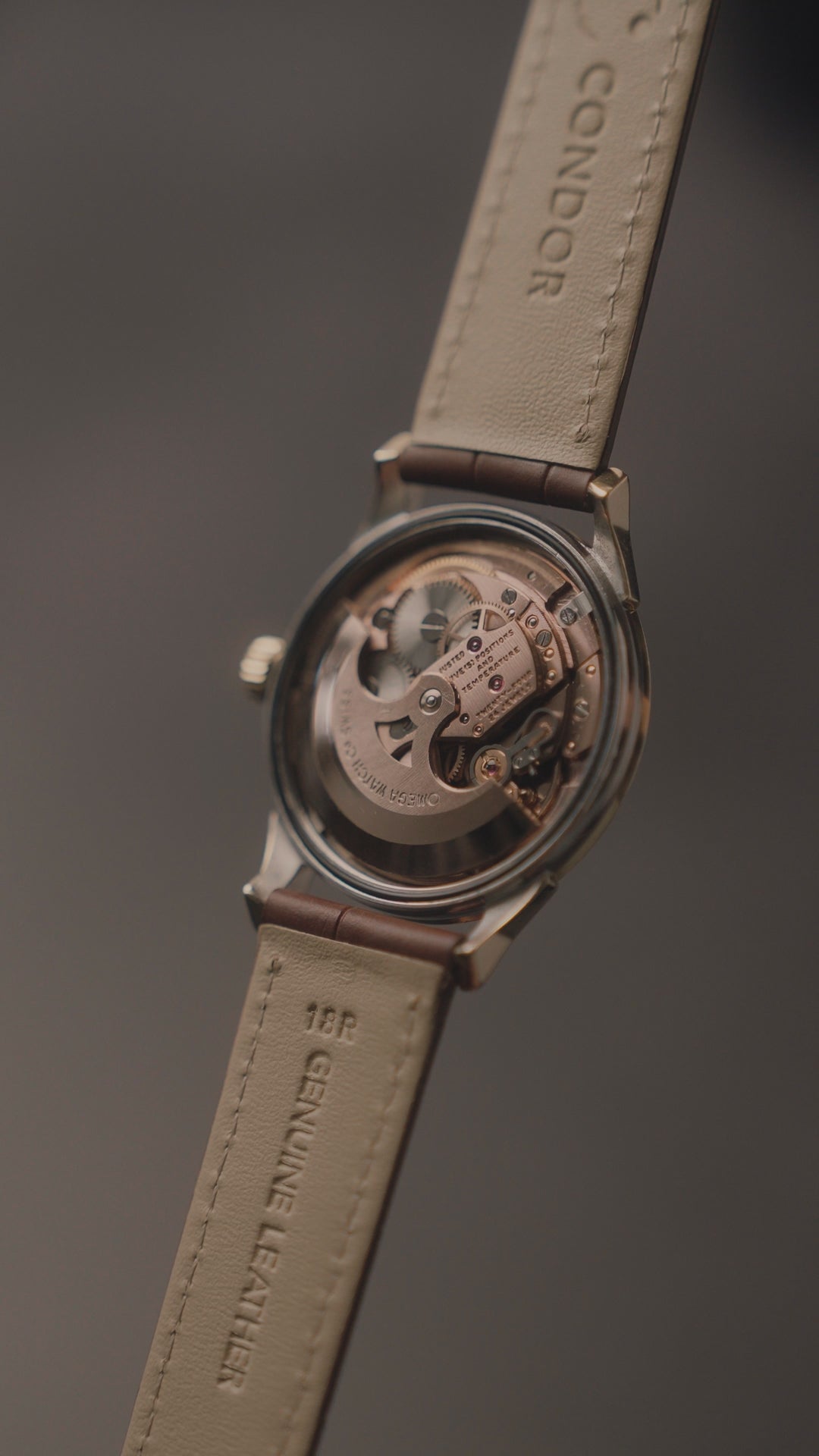 1963 OMEGA CONSTELLATION TWO TONE PIE PAN CROSSHAIR SUNBURST DOG-LEG CAL. 561 REF. 168.005