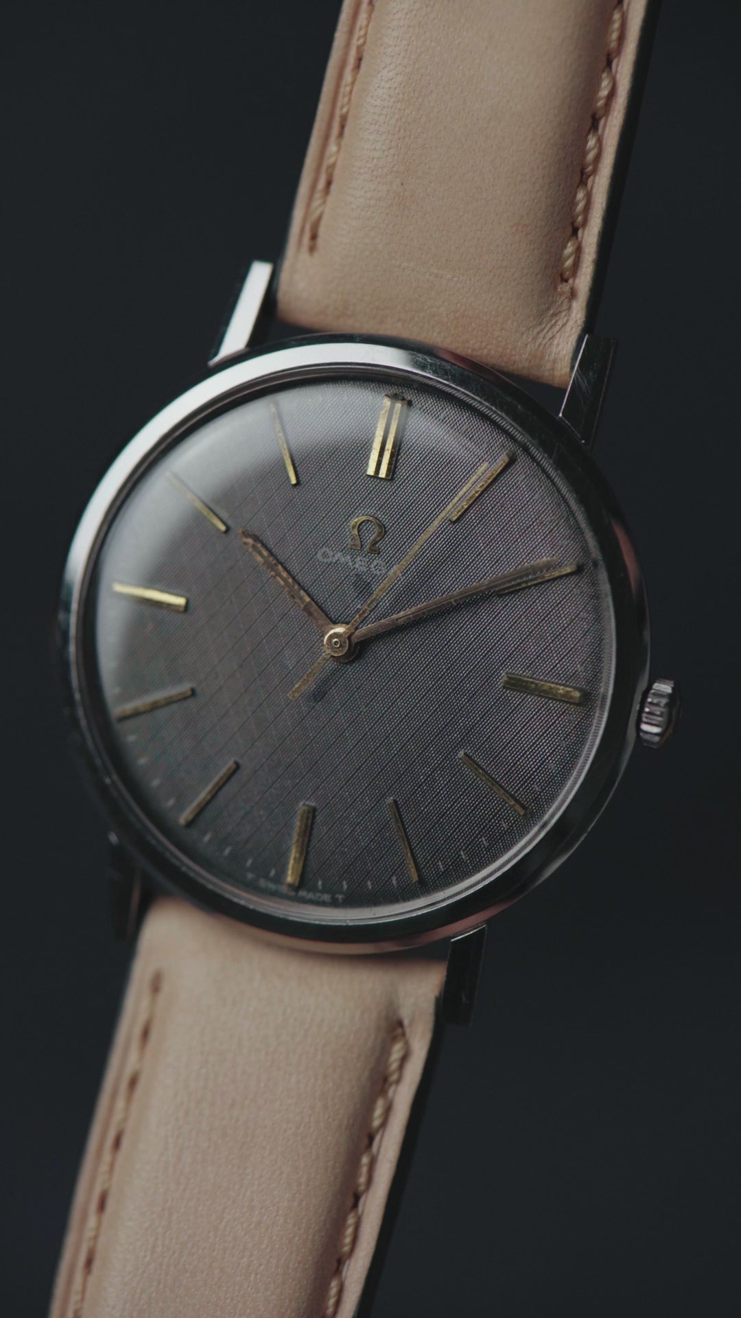 1967 OMEGA GENEVE GREY LINEN CAL. 601 REF. 131.019