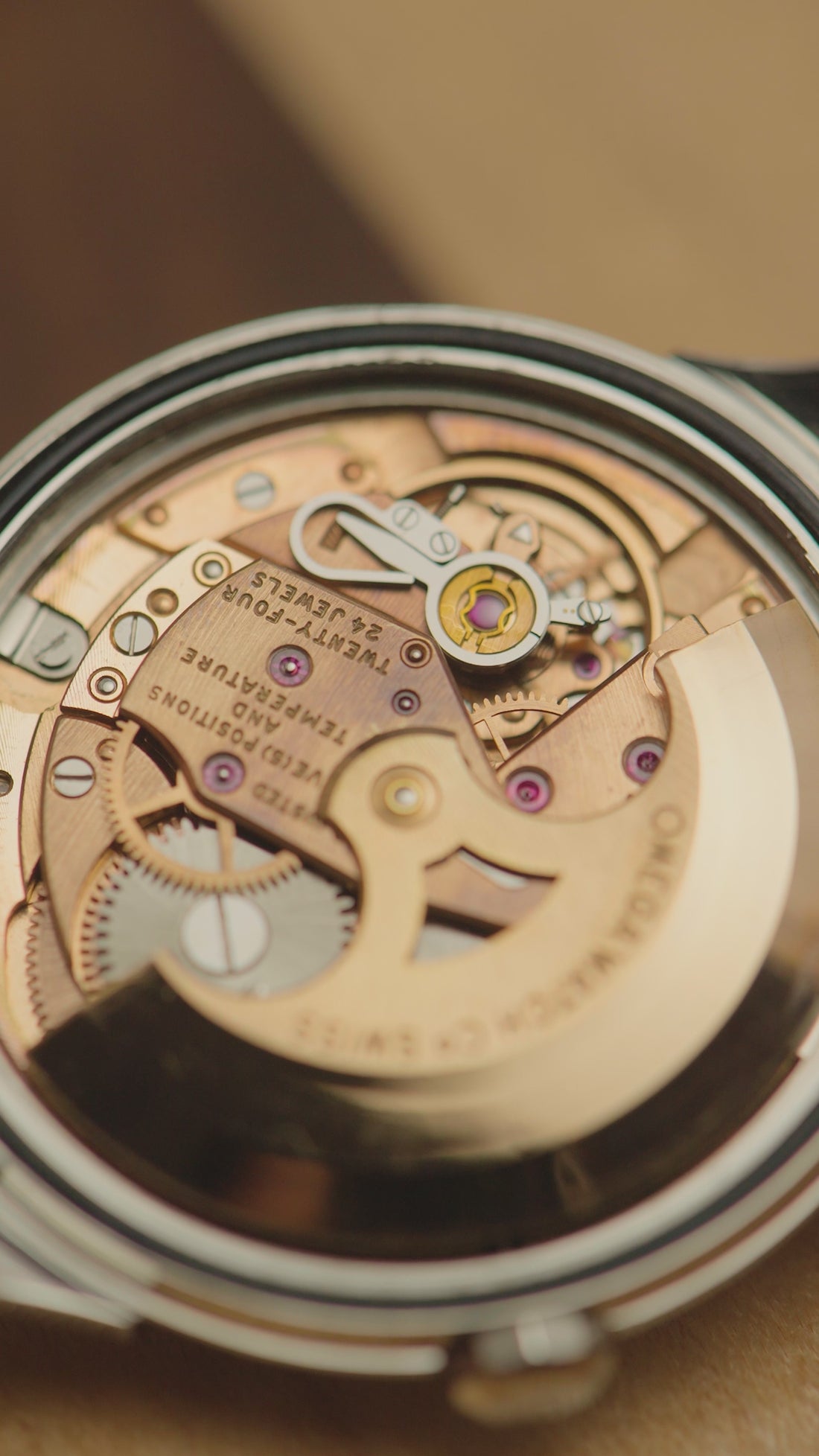 1962 OMEGA CONSTELLATION TWO TONE PIE PAN CROSSHAIR SUNBURST WITH PAPERWORK CAL. 561 REF. 14393-9 SC