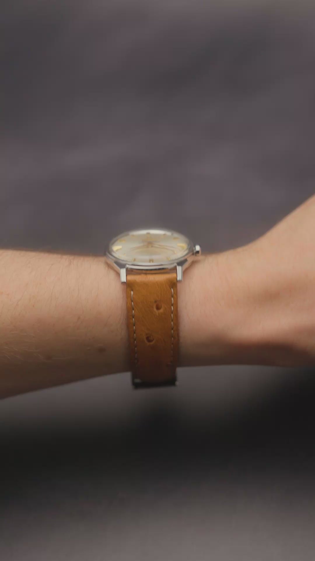 1964 OMEGA CONSTELLATION CROSSHAIR SUNBURST DOG-LEG CAL. 551 REF. 167.005