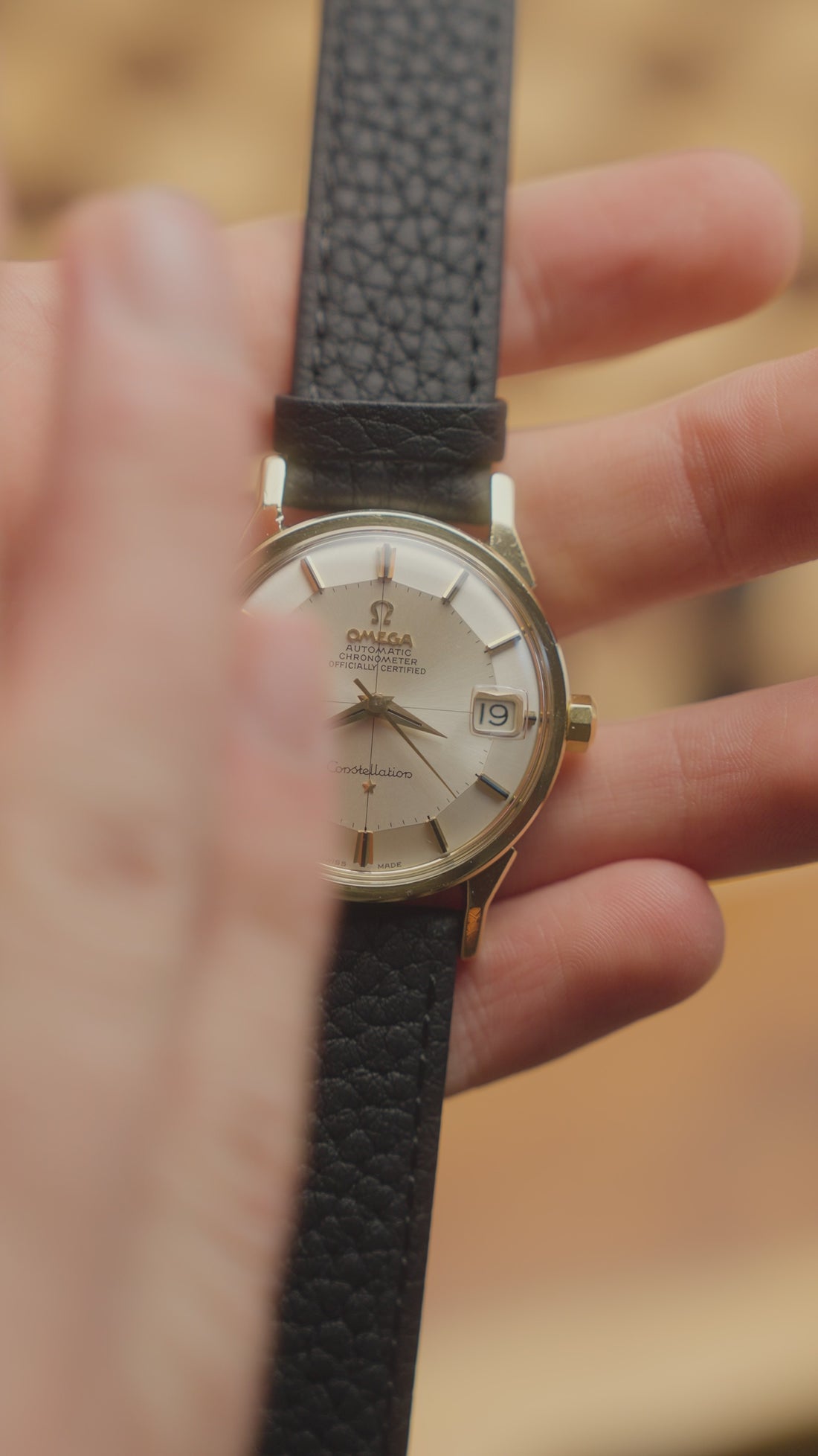 1966 OMEGA CONSTELLATION PIE PAN CROSSHAIR SUNBURST DOG-LEG CAL. 561 REF. 168.005